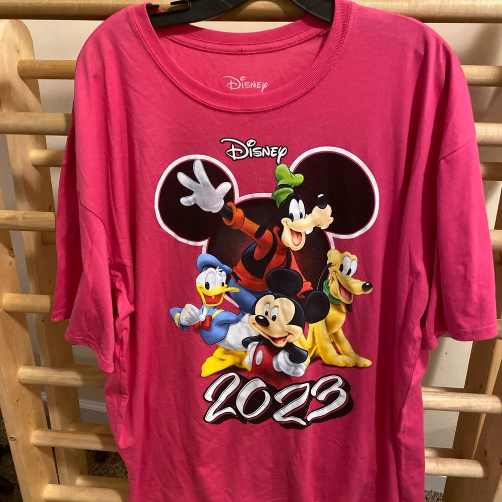Walt Disney World Hot Pink Shirt Top Size 2XL Mickey Goofy Pluto Donald
